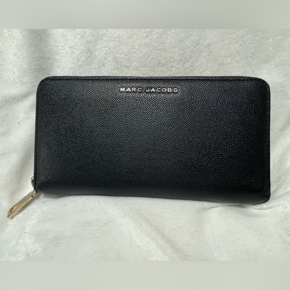 EUC ⭐️ Marc Jacobs continental wallet - Picture 1 of 6
